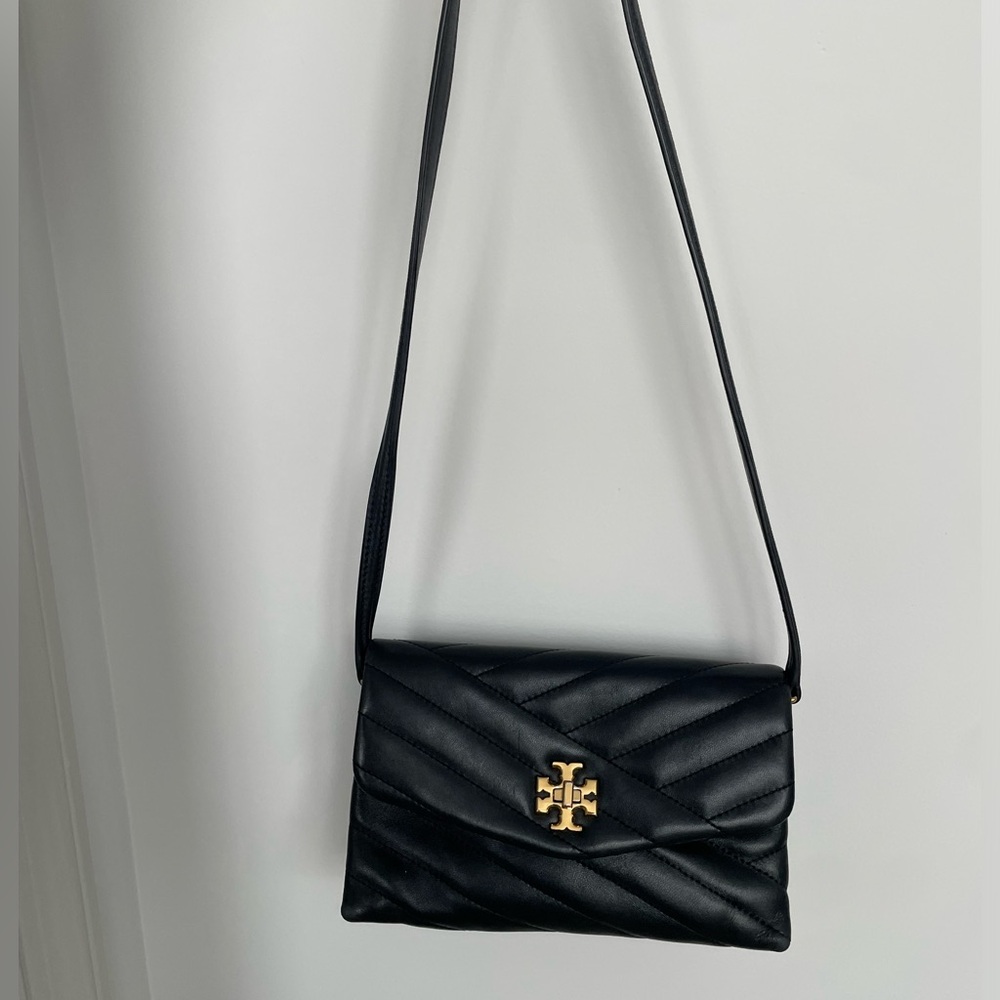 Tory Burch Quilted Leather Kira Wallet on Chain Black Gold - Picture 10 of 11